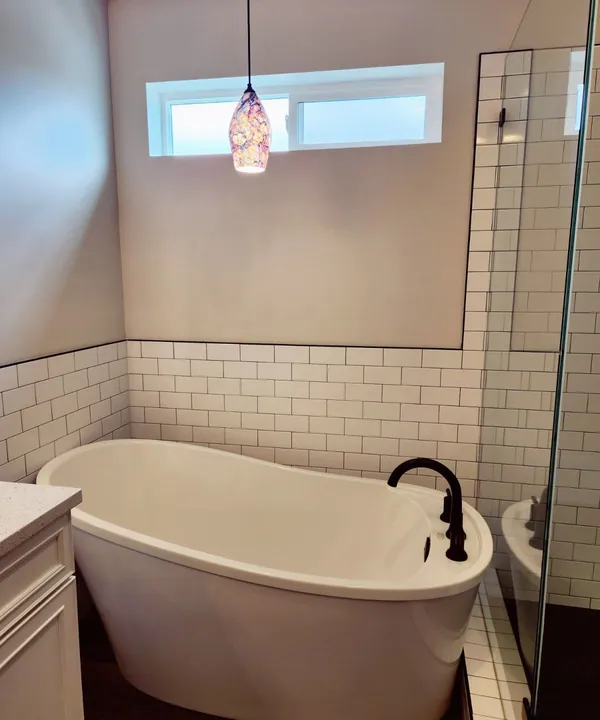 A clean freestanding bathtub